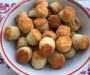 Hungarian sour cream and cheese biscuits, “pogácsa” – Tejfölös-sajtos pogácsa