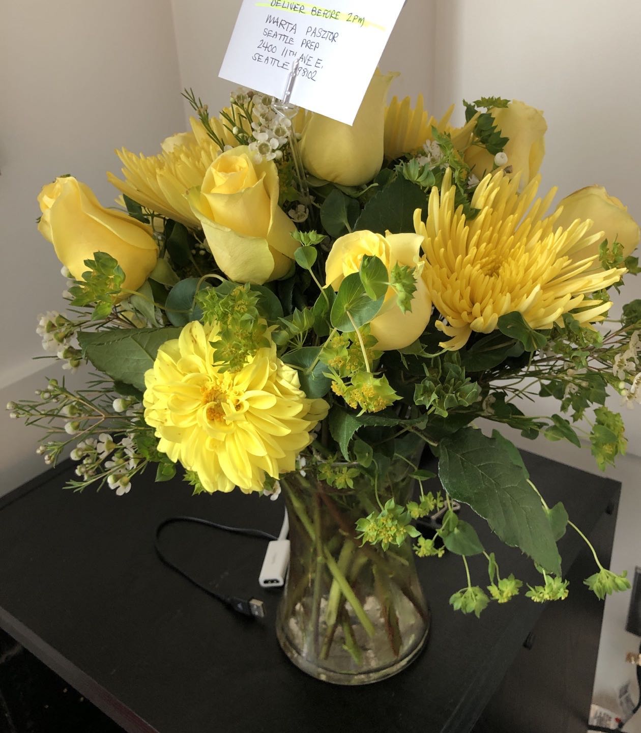 A surprise bouquet delivered to me in the middle of my Calculus class on the first day of school. Yes, my students wanted to know who sent it. Guess what? I have a loving husband who knows how to mark the beginning of my 26th year in teaching in America and the 45th of my career.
-
-
#celebration #surprise #teaching #newschoolyear #teachingcareer #iloveteaching #bouquet #flowers #firtsdayofschool2022 #surpriseflowers #backtoschool #tanítás #újiskolaév #újtanév #virágcsokor #meglepetés