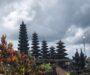 Teeming with temples in Bali – Templomoktól hemzsegő Bali